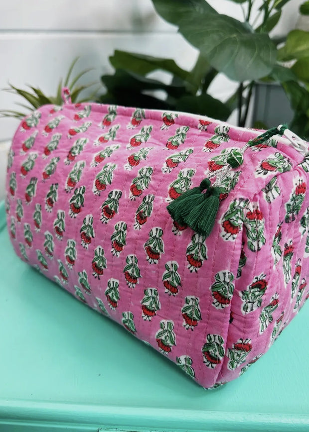 Quilted Cosmetics Bag/Small Pink Flowers