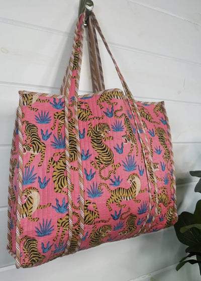 Quilted Oversized Tote Bag/Light Pink Tiger